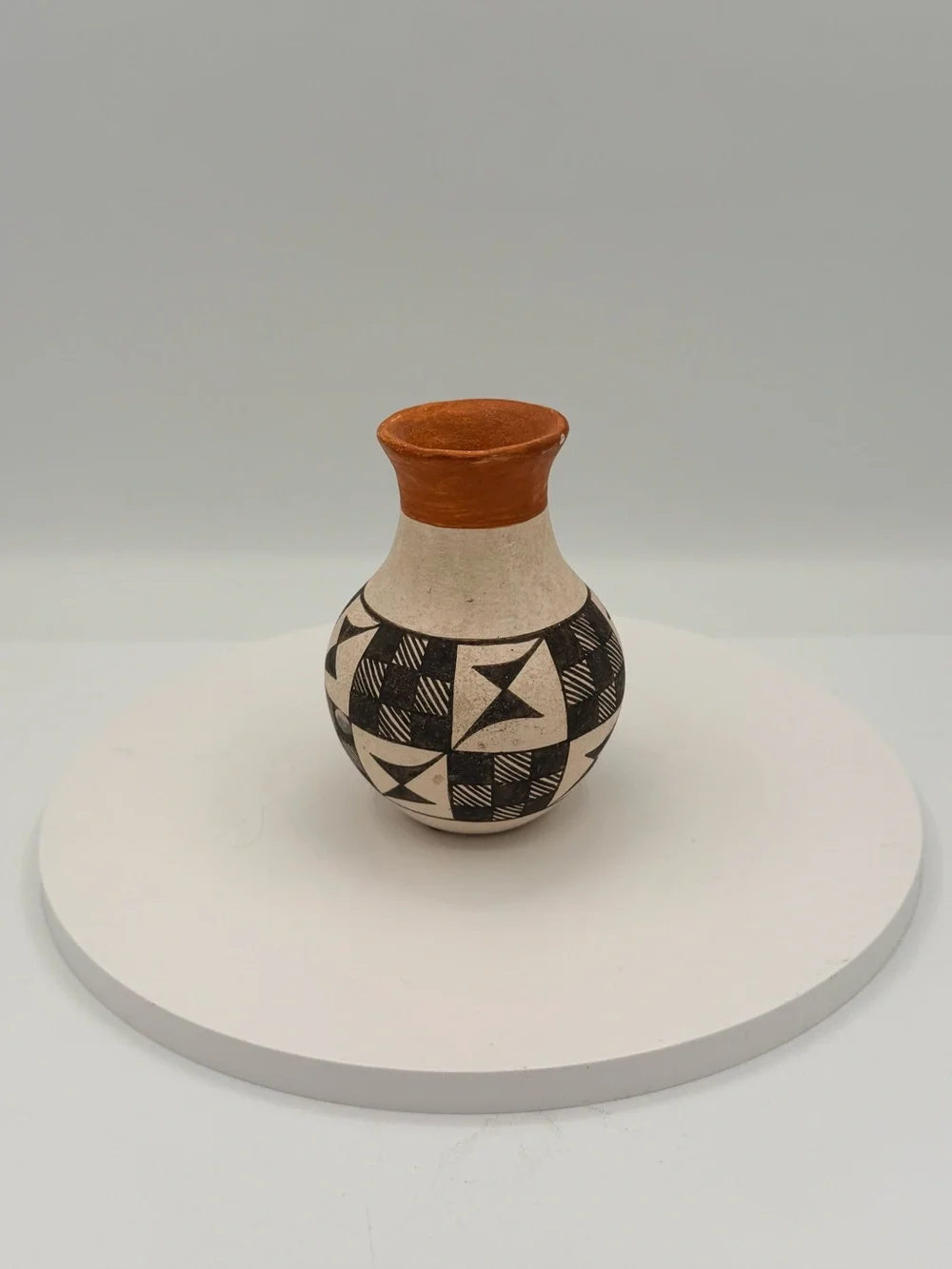 Signed Acoma Pueblo Juana Garcia Southwestern Ceramic Vase Terracotta Rim